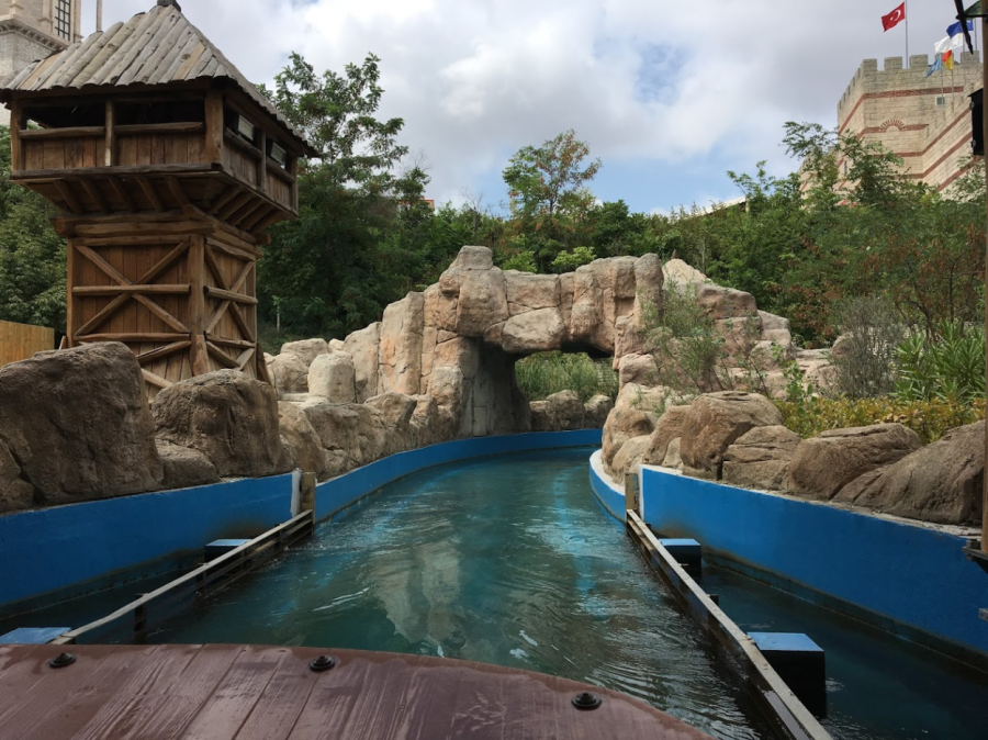 Vialand Theme Park Ticket & Shuttle