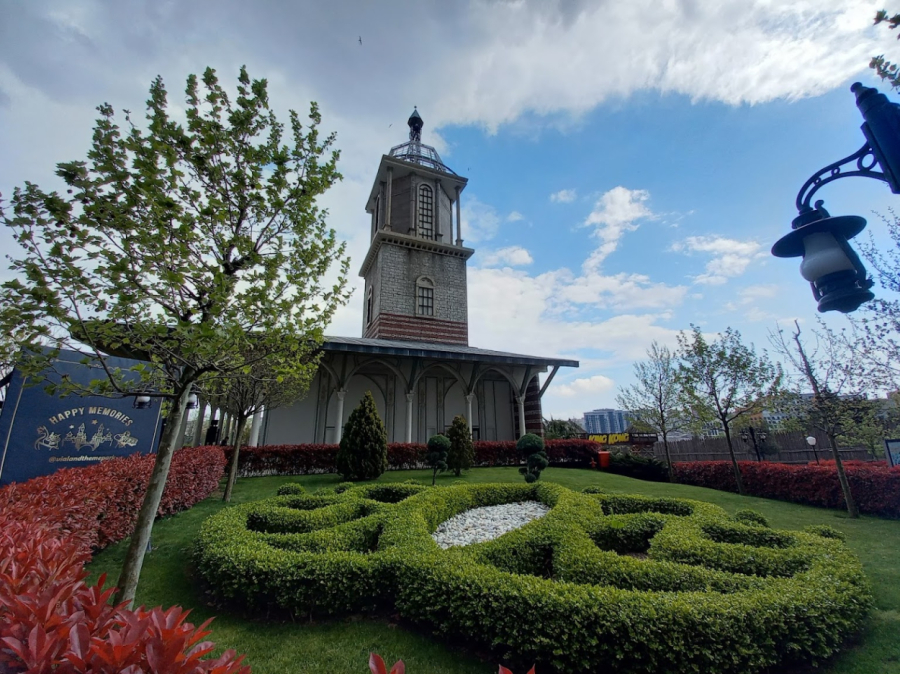 Vialand Theme Park Ticket & Shuttle