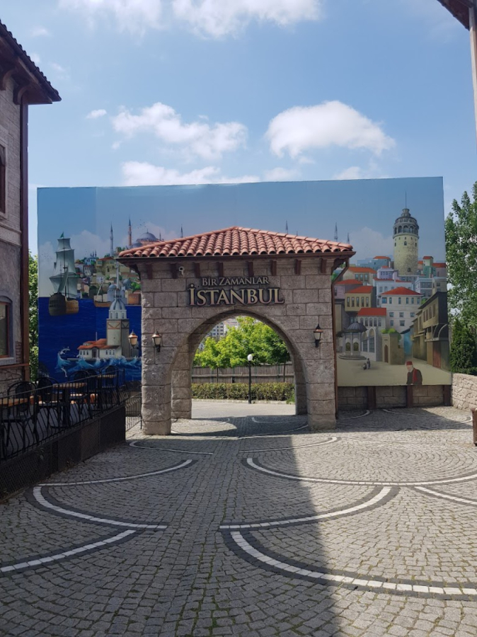 Vialand Theme Park Ticket & Shuttle