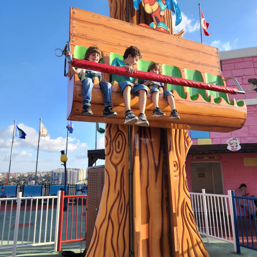 Vialand Theme Park Ticket & Shuttle