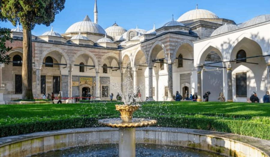 Topkapı Palace – Fast-Track Entry, Skip the Ticket Line