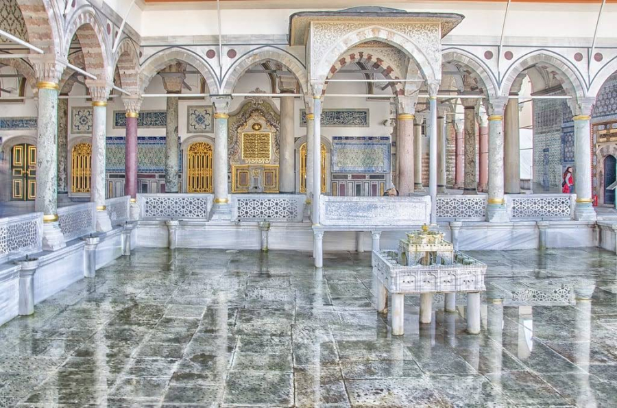 Topkapı Palace – Fast-Track Entry, Skip the Ticket Line