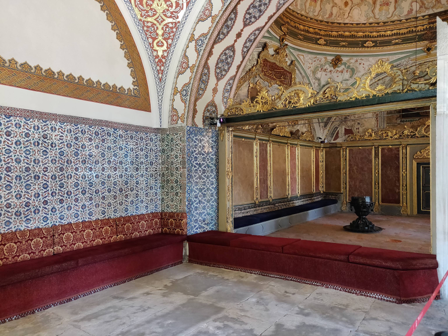 Topkapı Palace – Fast-Track Entry, Skip the Ticket Line