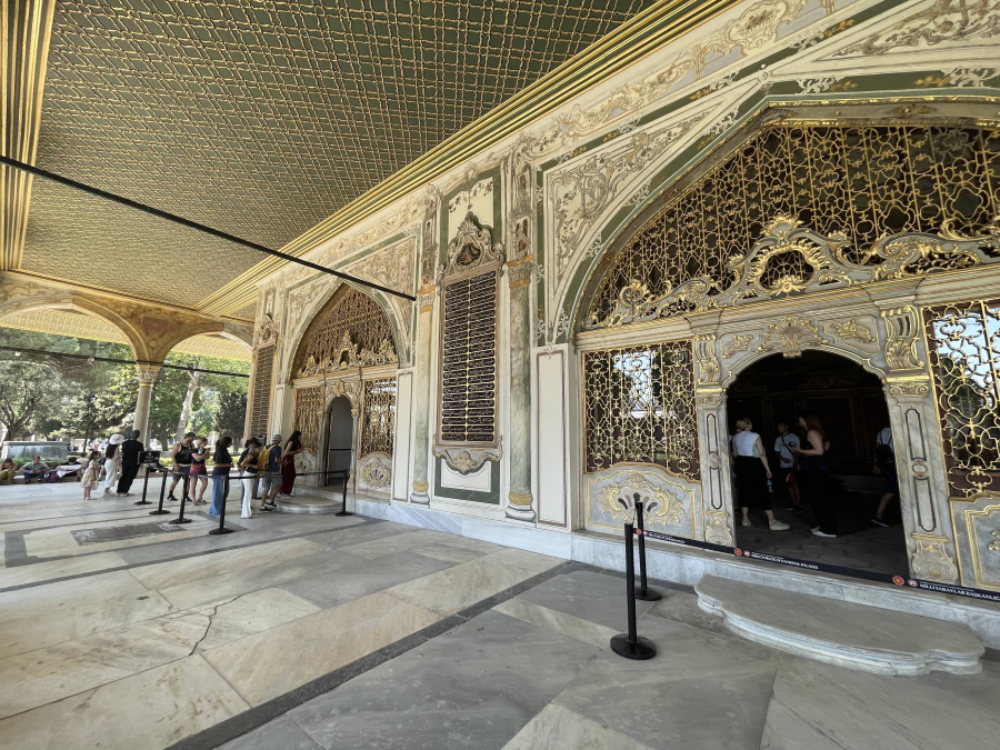 Topkapı Palace – Fast-Track Entry, Skip the Ticket Line